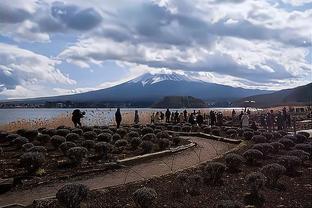 贝弗利：雷迪克在快船本该打第6人不该首发 是老里给了他机会